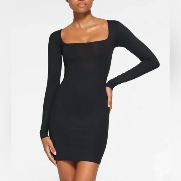 🖤SKIMS🖤 BODY Long Sleeve Shaping (SNATCHED!) MINI Dress / MED/ ONYX / NWT 🔥 - Picture 1 of 9